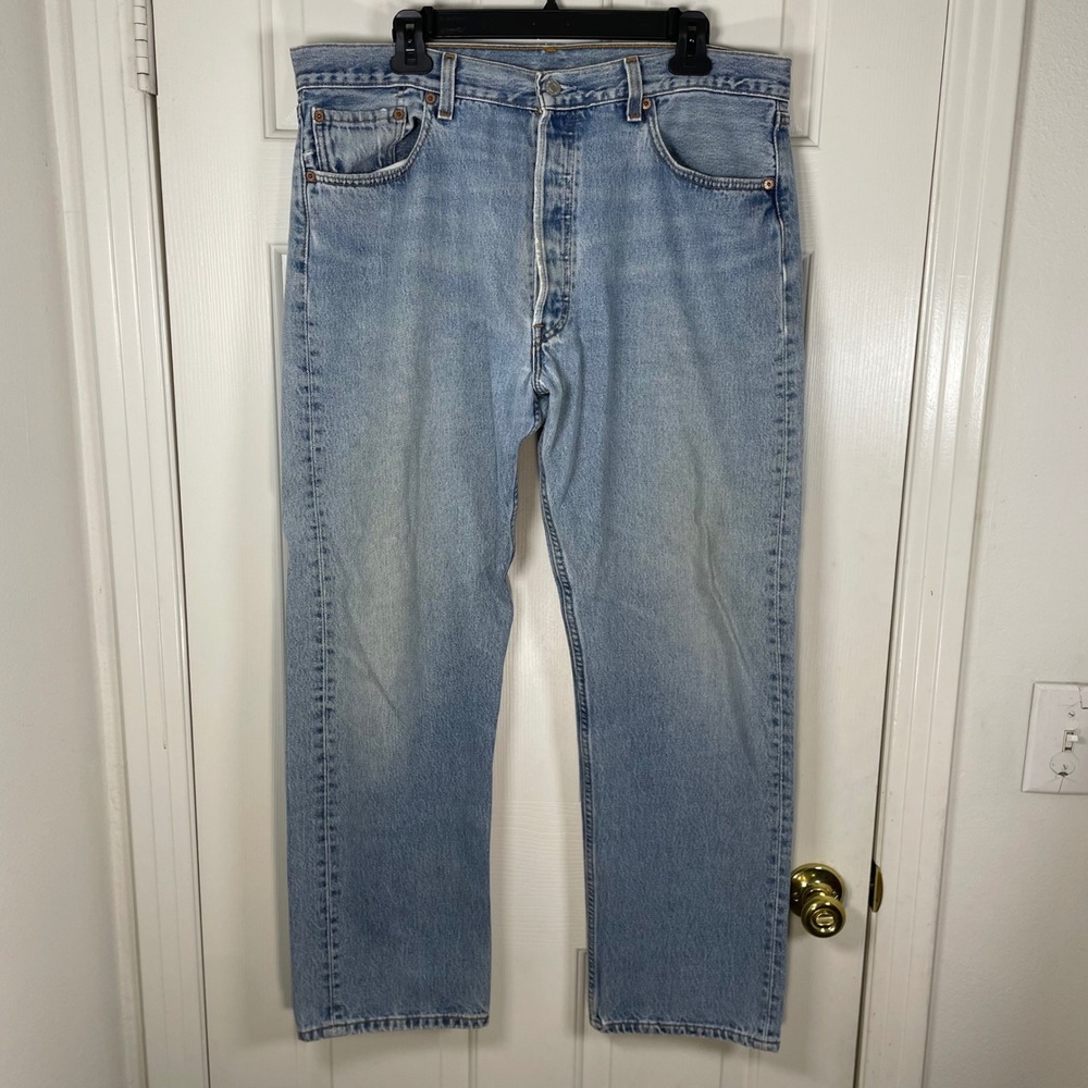 Vintage Levis 501 Light Denim Jeans Mens Fits 37x30 USA Button Fly (Tag 38x30)
